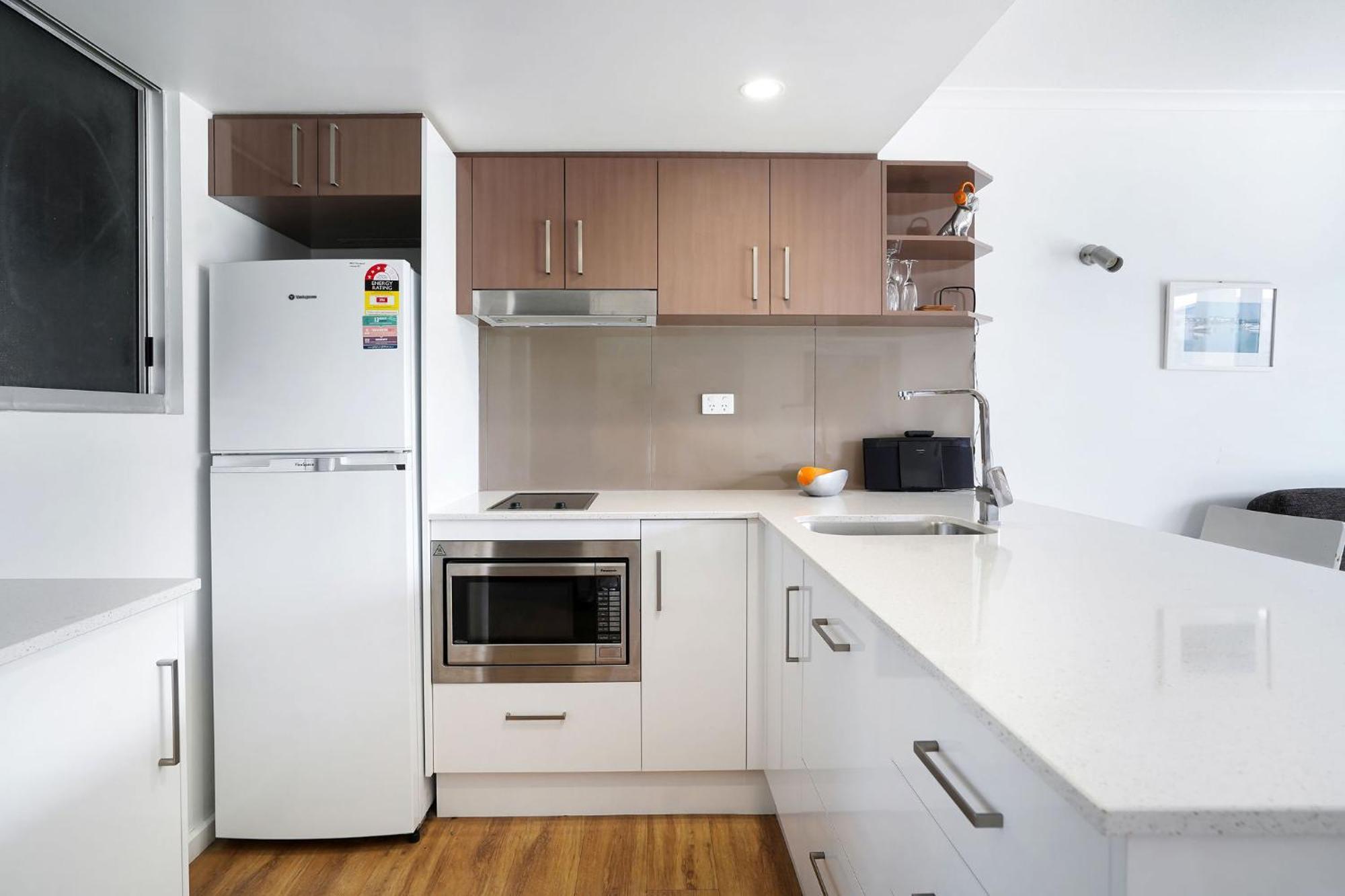 Noosa Parade Holiday Inn Phòng bức ảnh