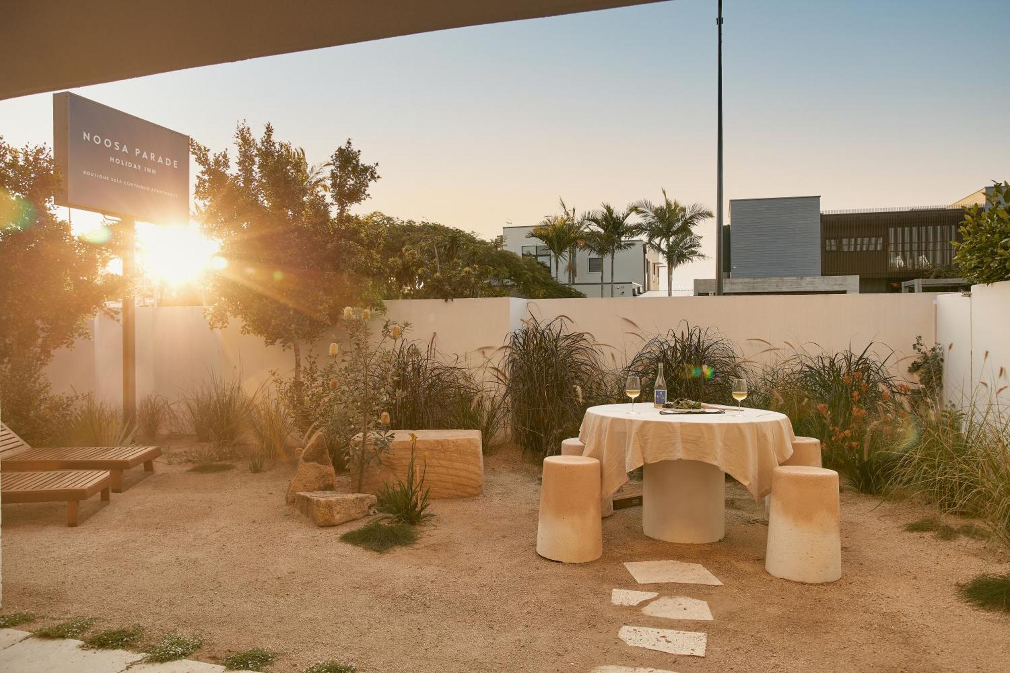 Noosa Parade Holiday Inn Ngoại thất bức ảnh